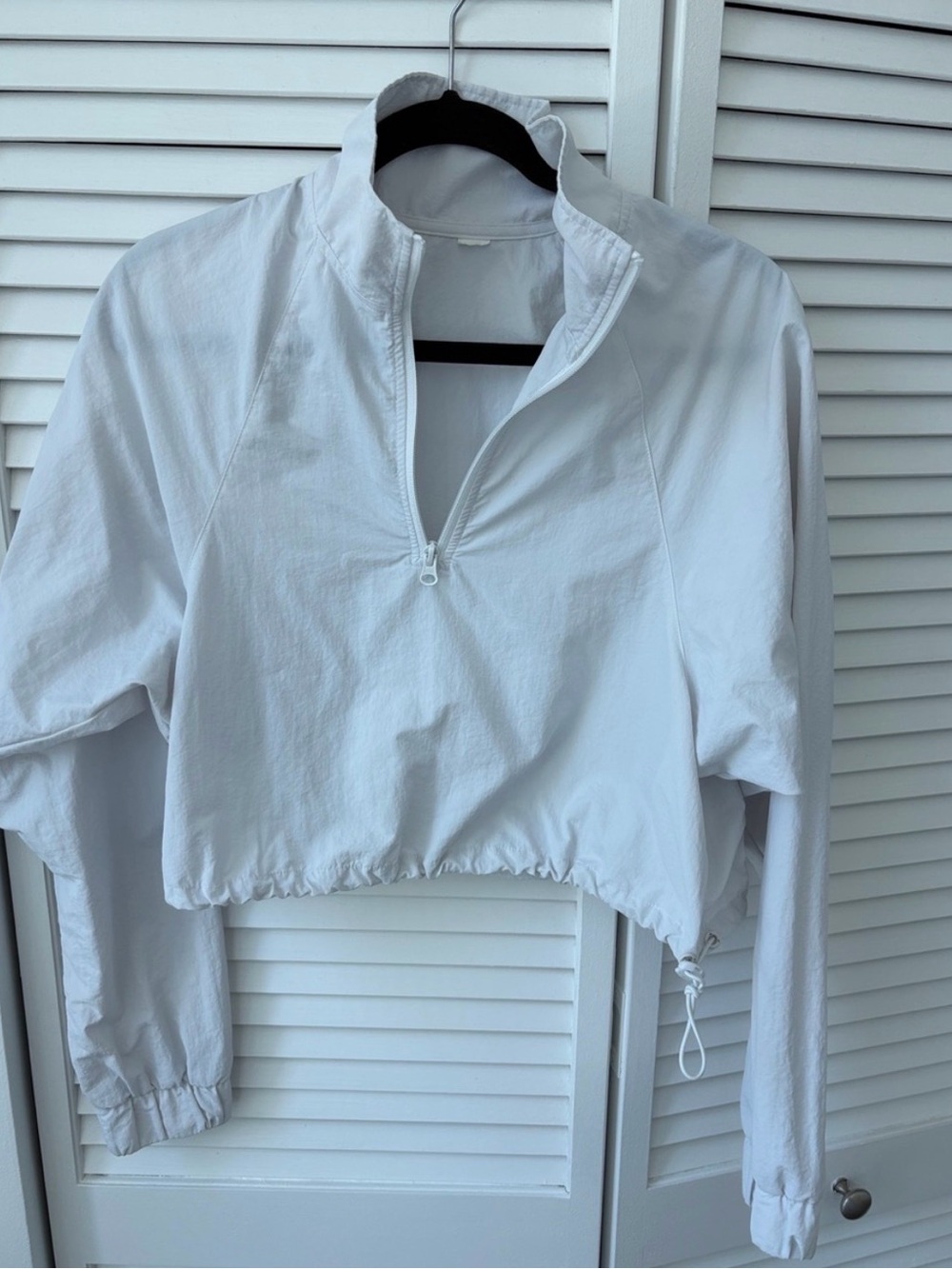 ALO Yoga Alumni White Elastic-Waist Athletic Shorts and Pull over SET - Picture 6 of 6